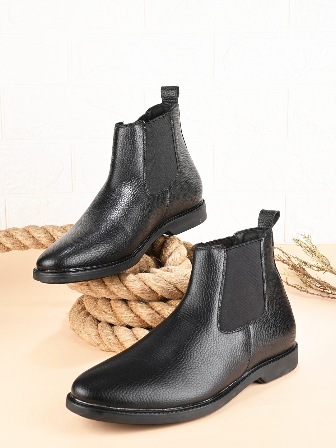

Fashion Victim Men Chelsea Boots, Black