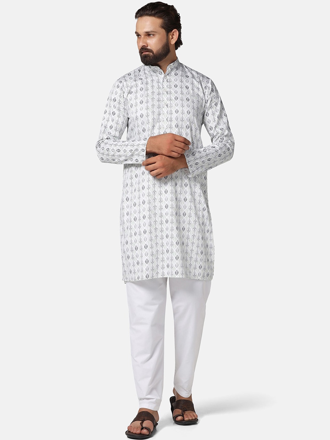 

TAHVO Floral Printed Regular Kurta With Pyjamas, White