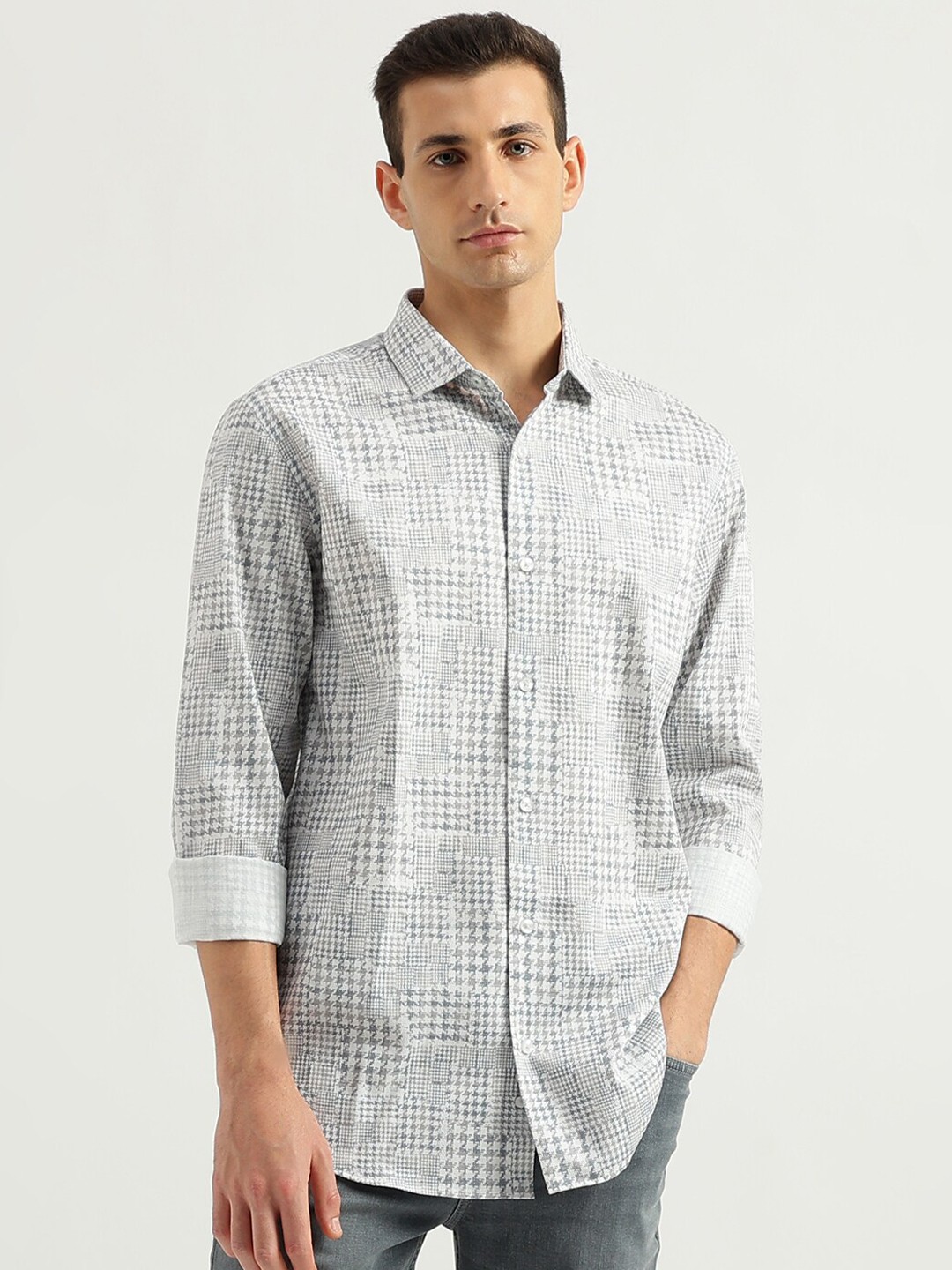 

United Colors of Benetton Printed Cotton Slim Fit Opaque Casual Shirt, Grey