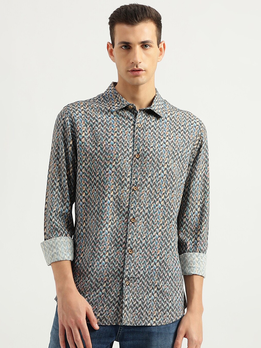 

United Colors of Benetton Geometric Printed Slim Fit Opaque Casual Shirt, Grey
