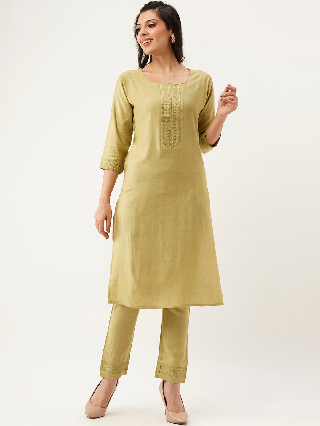 

ZOLA Thread Work Kurta With Trousers, Olive