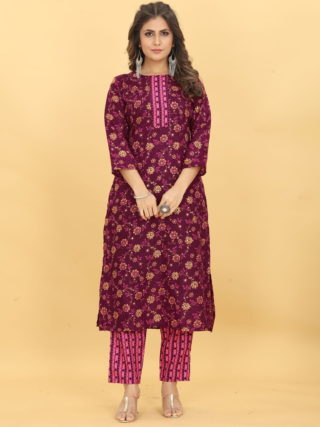 

KALINI Floral Printed Regular Kurta With Trousers, Burgundy
