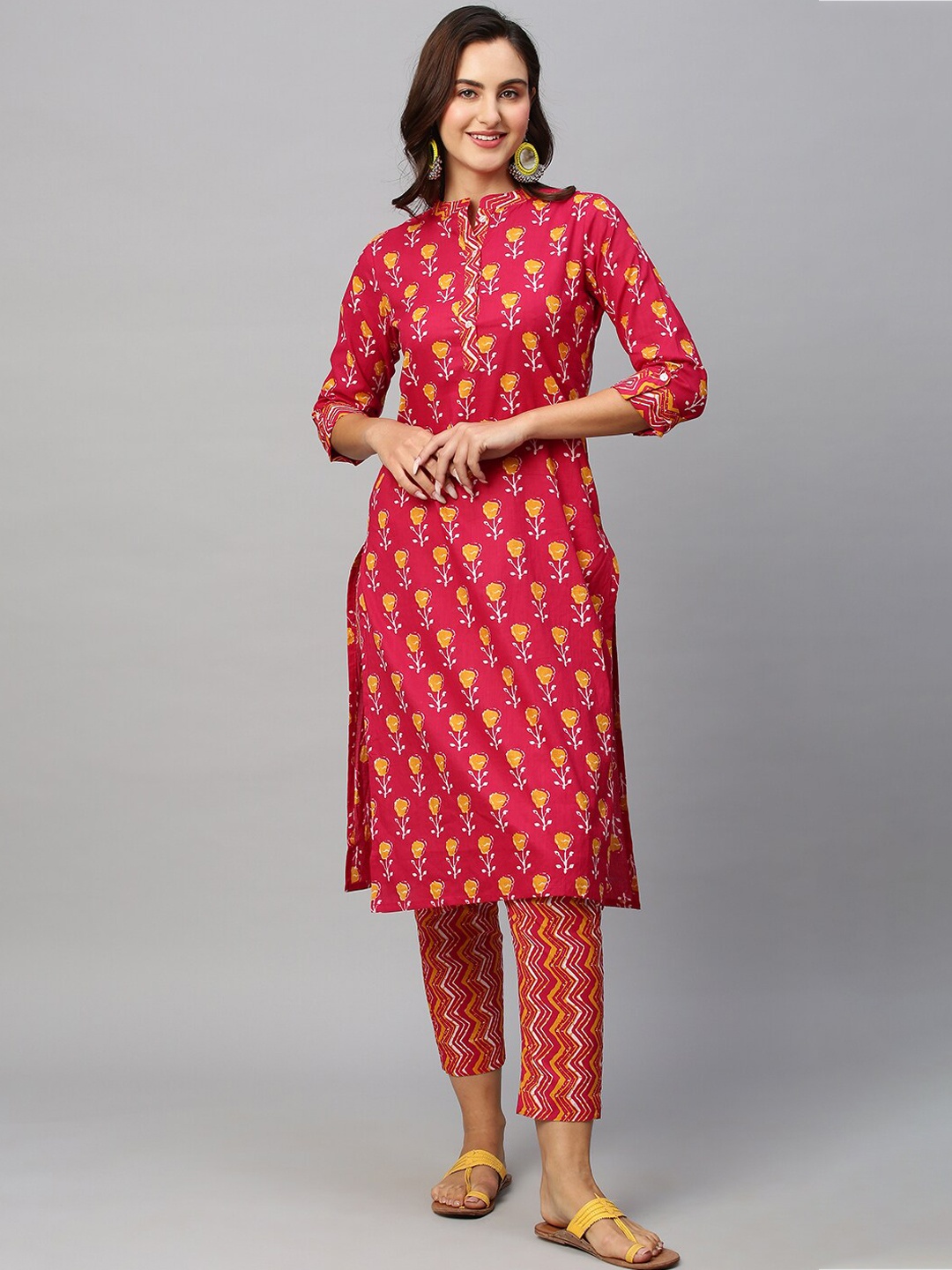 

Sangria Floral Printed Pure Cotton Kurta With Trousers, Pink