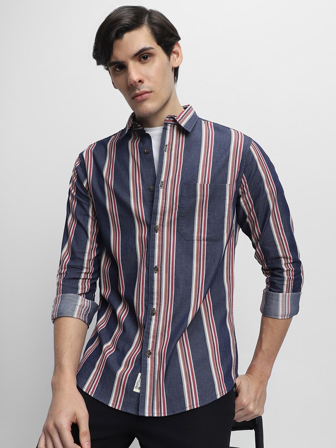 

Dennis Lingo Spread collar Slim Fit Striped Opaque Cotton Casual Shirt, Navy blue