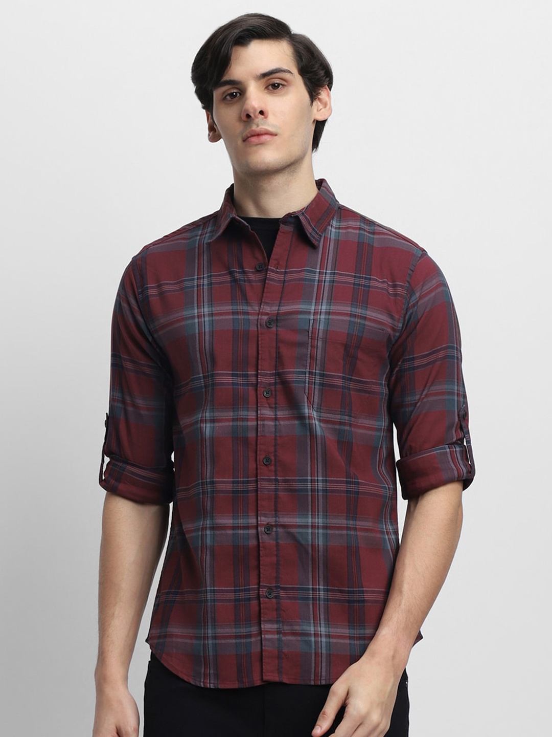 

Dennis Lingo Spraed Collar Slim Fit Tartan Checks Roll-Up Sleeve Cotton Casual Shirt, Red