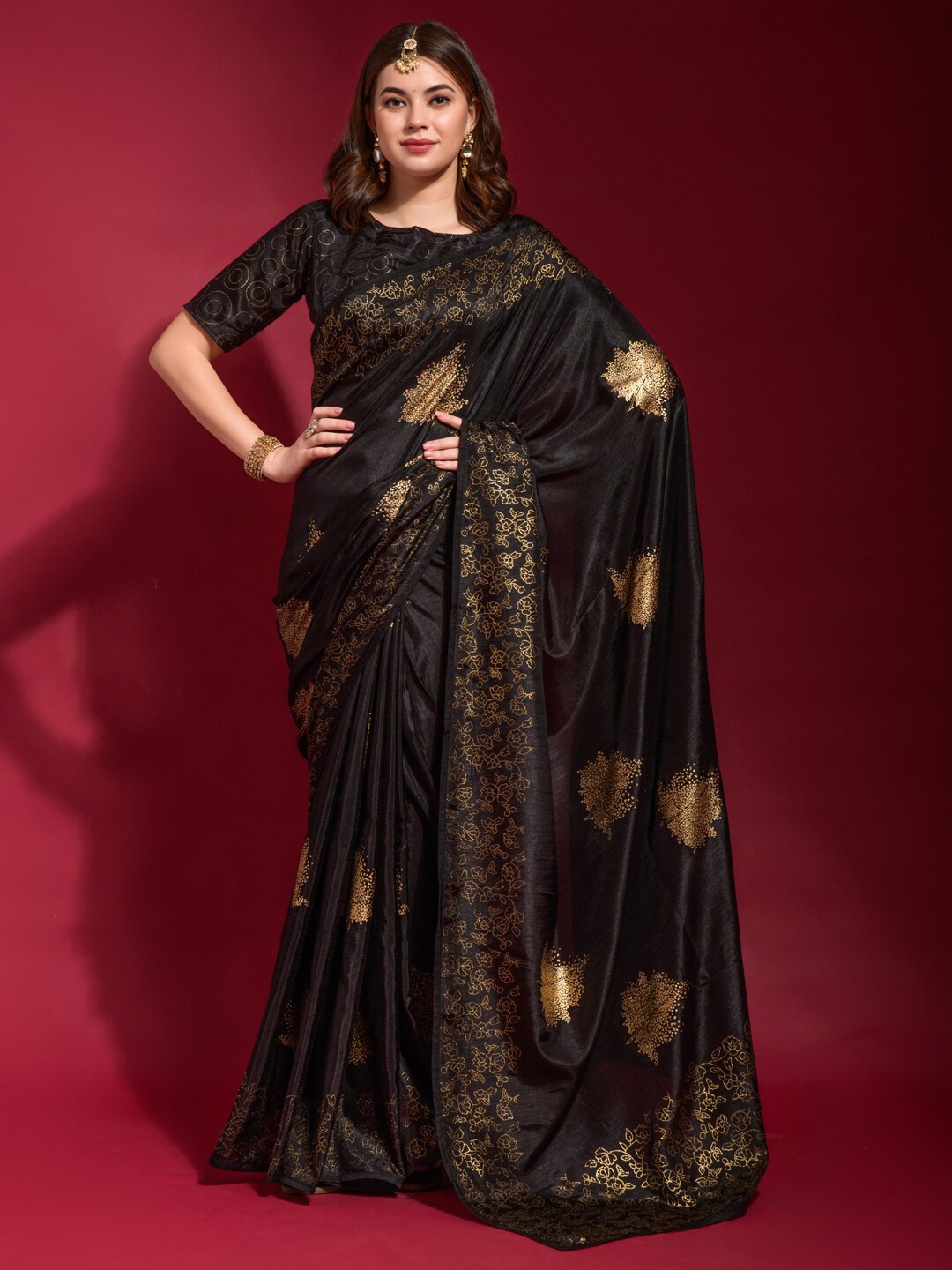 

TIKODI Floral Foil Printed Saree, Black