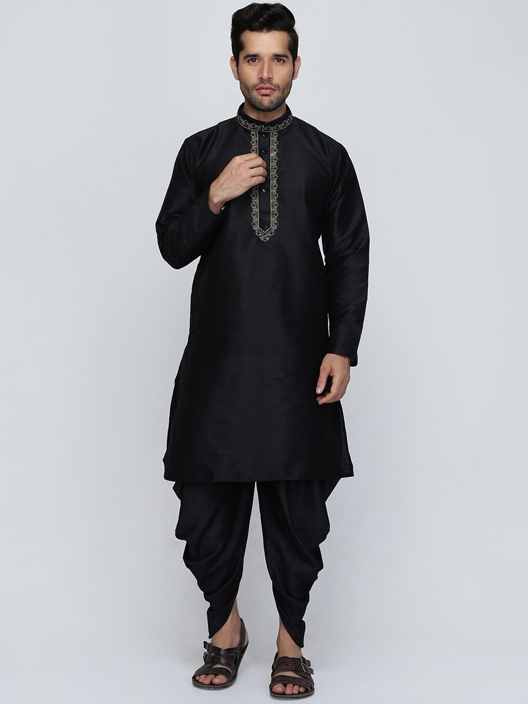 

ROYAL KURTA Thread Work Straight Kurta & Pyjamas, Black