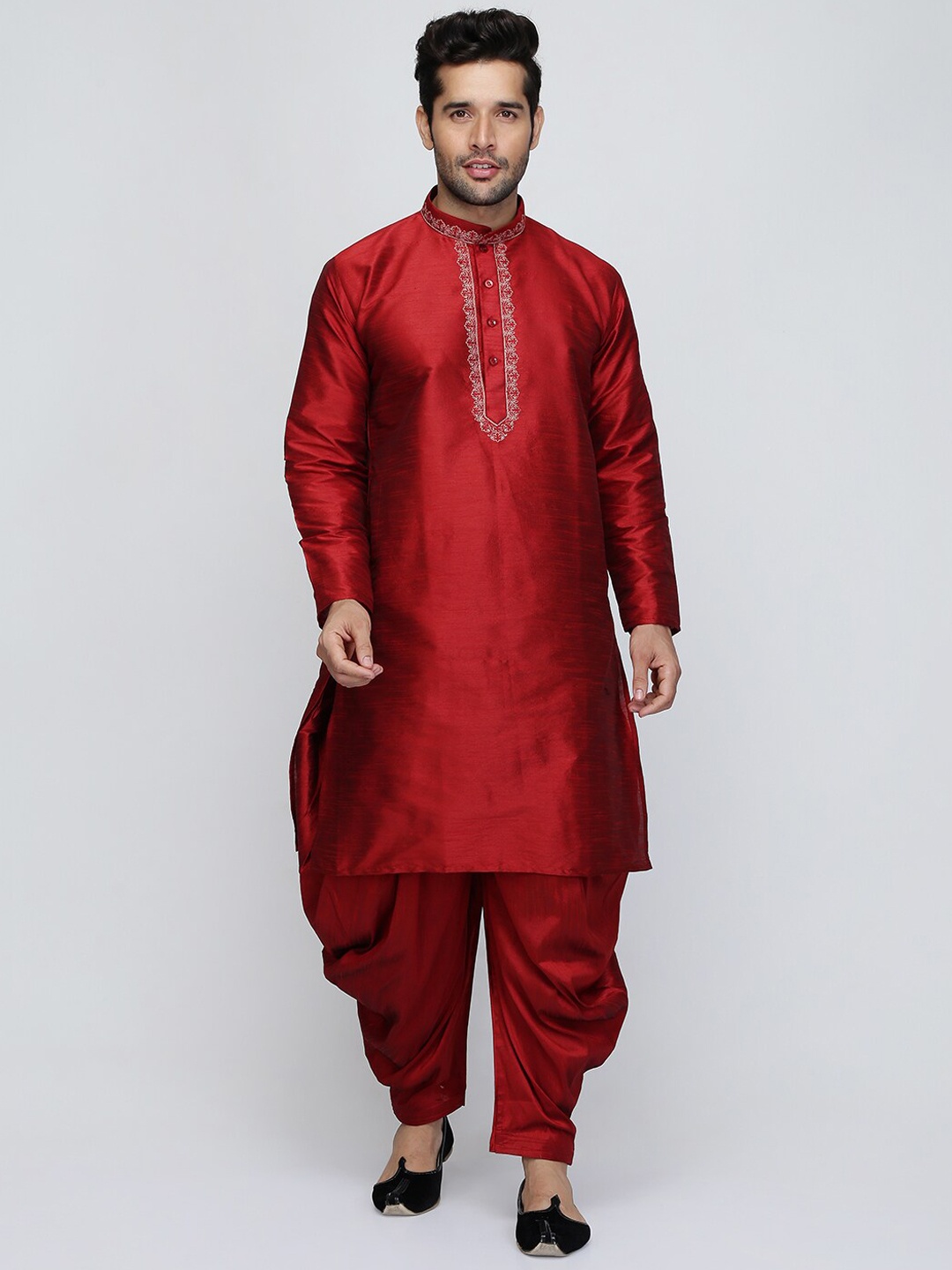 

ROYAL KURTA Thread Work Dupion Silk Straight Kurta With Patiala, Maroon