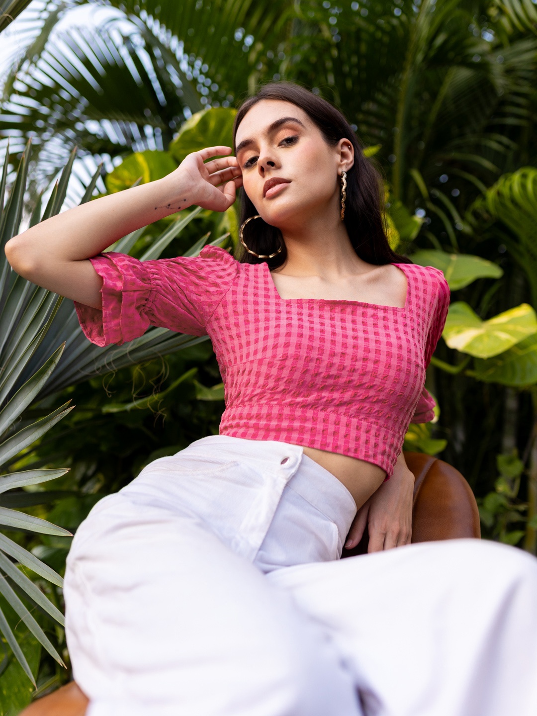 

Stylecast X Hersheinbox Pink Checked Puff Sleeve Crop Top