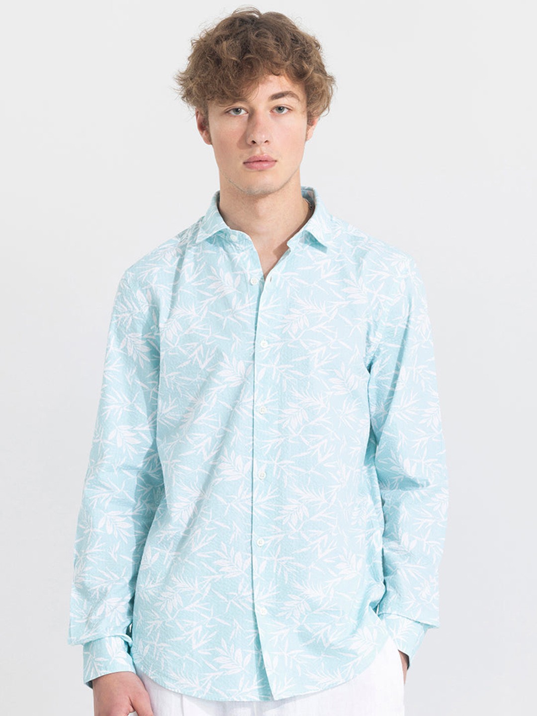 

Snitch Blue Classic Floral Printed Pure Cotton Casual Shirt