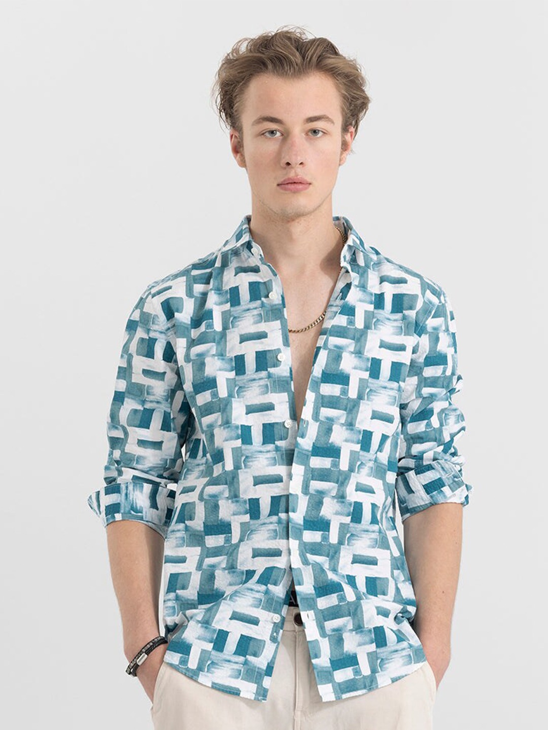 

Snitch Classic Abstract Printed Spread Collar Pure Cotton Casual Shirt, Blue