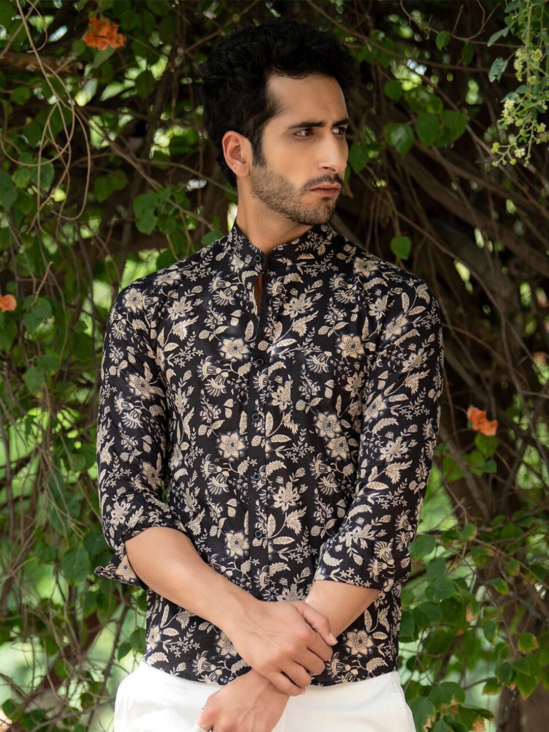 

Tistabene New Floral Printed Spread Collar Regular Fit Cotton Casual Shirt, Black