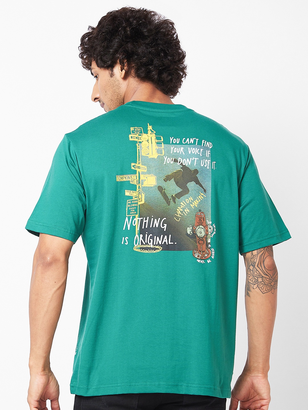 

SPYKAR Graphic Printed Relaxed Fit Drop-Shoulder Sleeves Casual T-shirt, Green