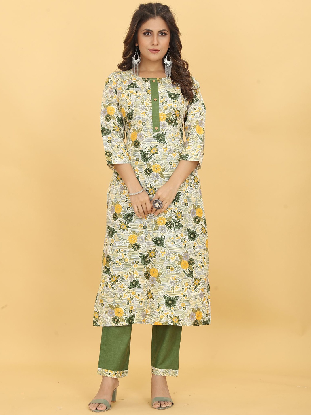 

KALINI Floral Printed Regular Kurta With Trousers, Olive