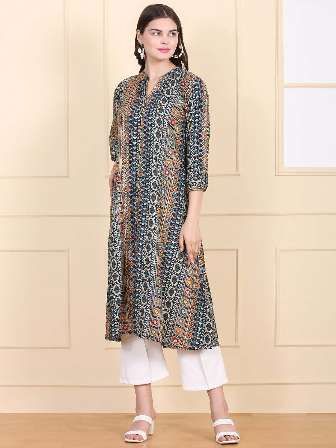 

MYSHA Ethnic Motifs Printed Mandarin Collar A-Line Kurta, Green