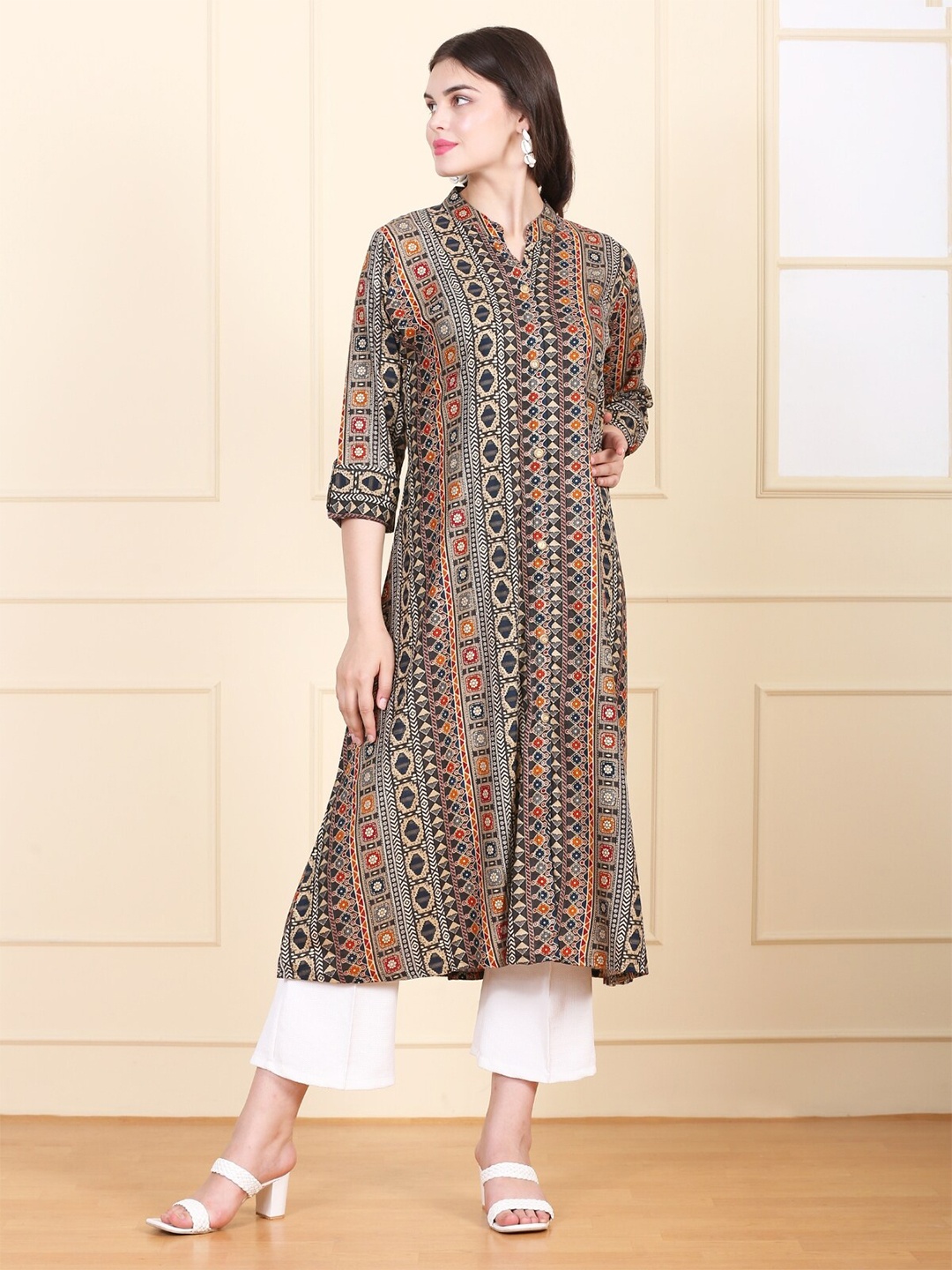 

MYSHA Ethnic Motifs Printed Mandarin Collar A-Line Kurta, Black