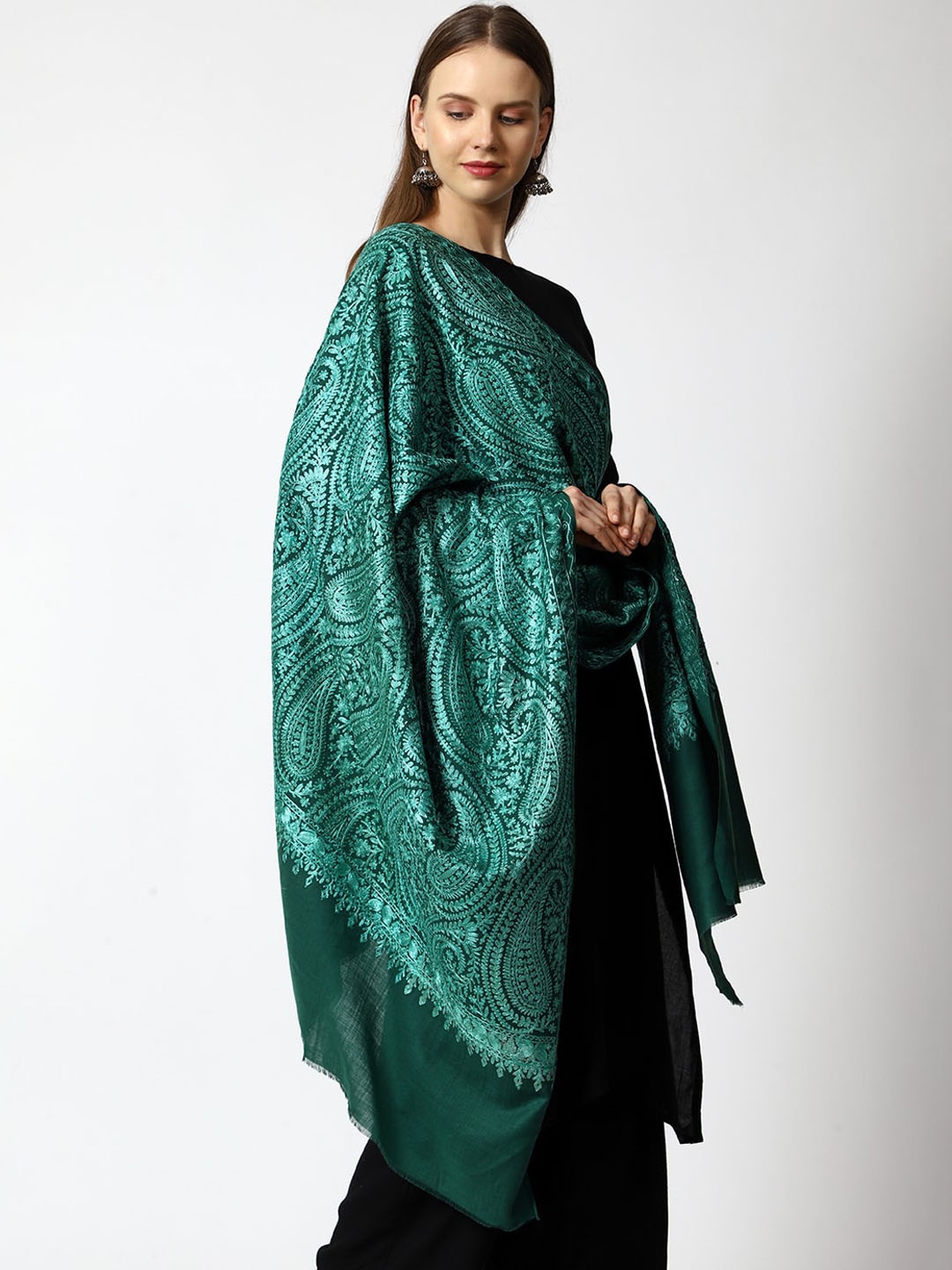 

SWI Stylish Embroidered Aari Work Shawl, Green