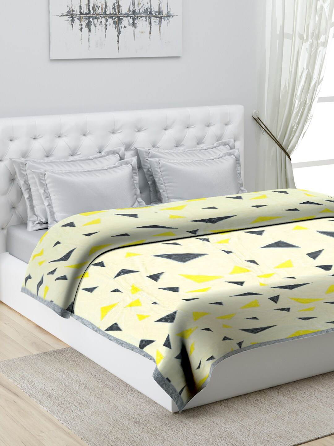 

Monte Carlo Beige & Yellow Geometric Heavy Winter 3500 GSM Double Bed Comforter