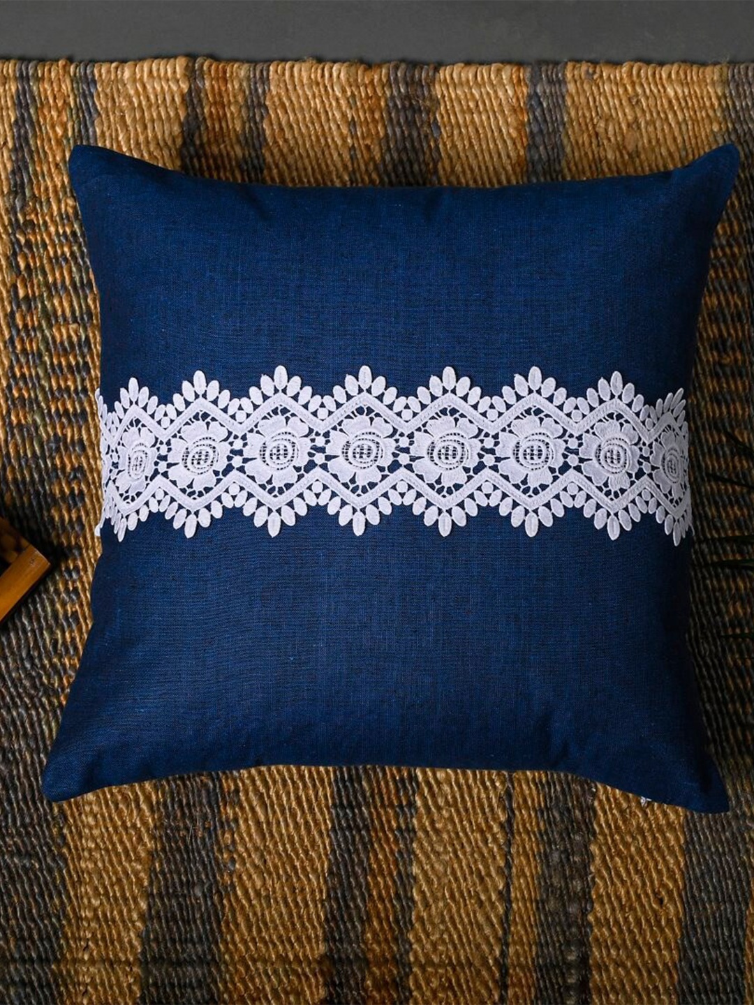 

OUSSUM 2 Pcs Blue & White Lace Detailed Cotton Cushion Covers