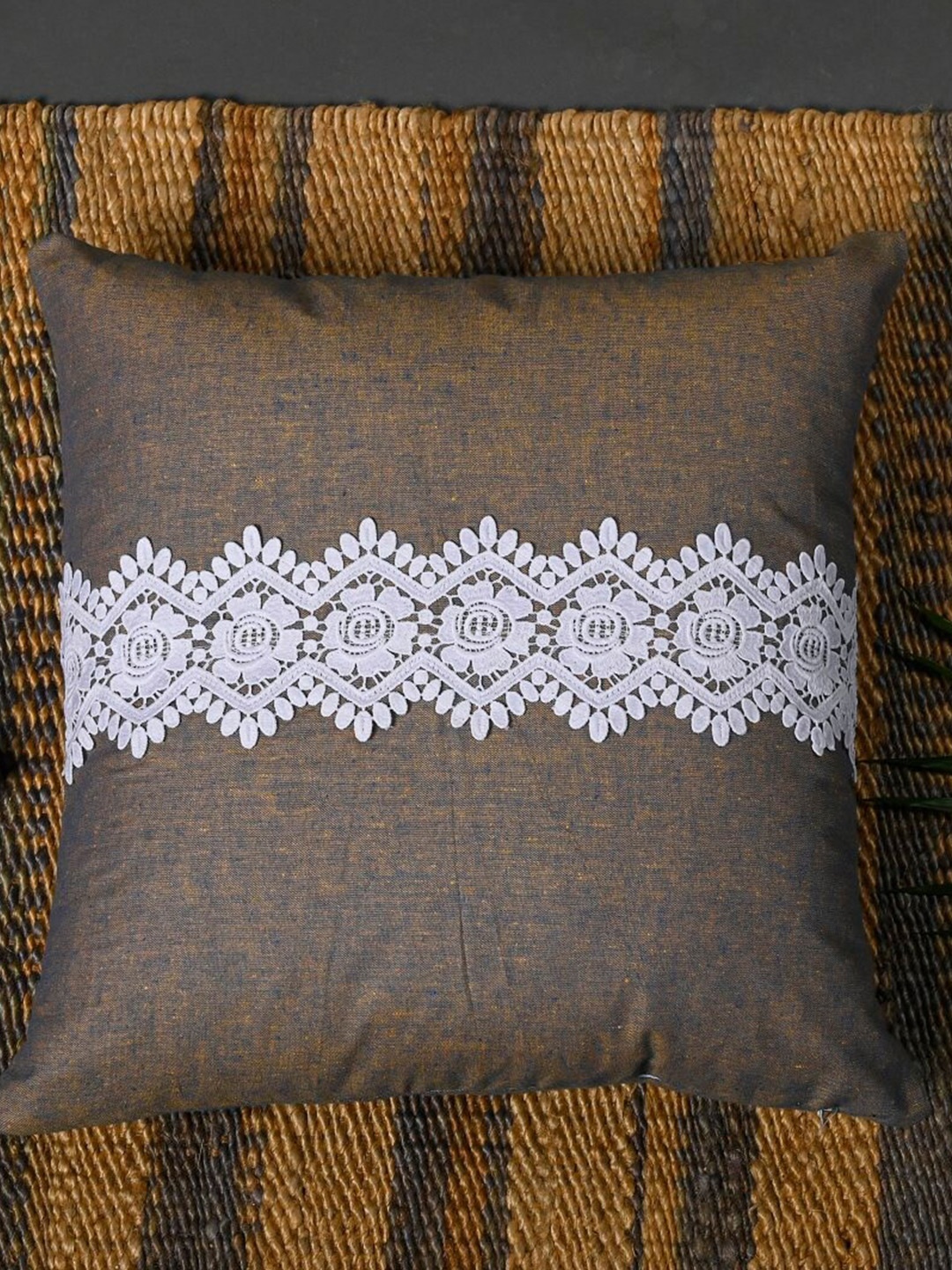 

OUSSUM 2 Pcs Brown & White Lace Detailed Cotton Cushion Covers
