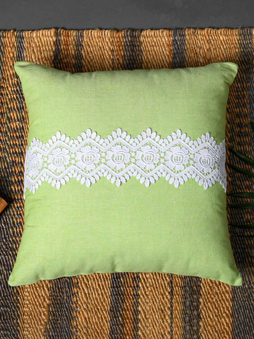 

OUSSUM 2 Pcs Green & White Lace Detailed Cotton Cushion Covers