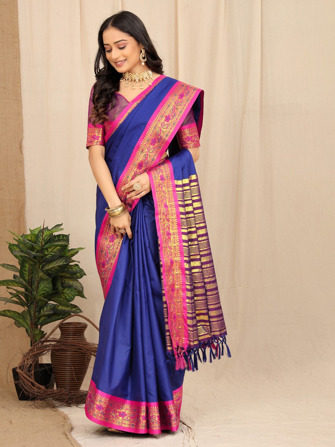 

VILLAGIUS Zari Mysore Silk Saree, Blue