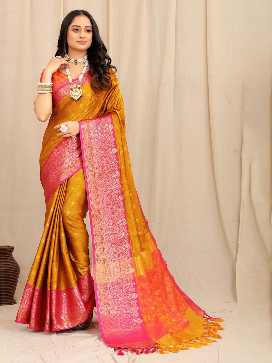 

VILLAGIUS Woven Design Zari Mysore Silk Saree, Gold