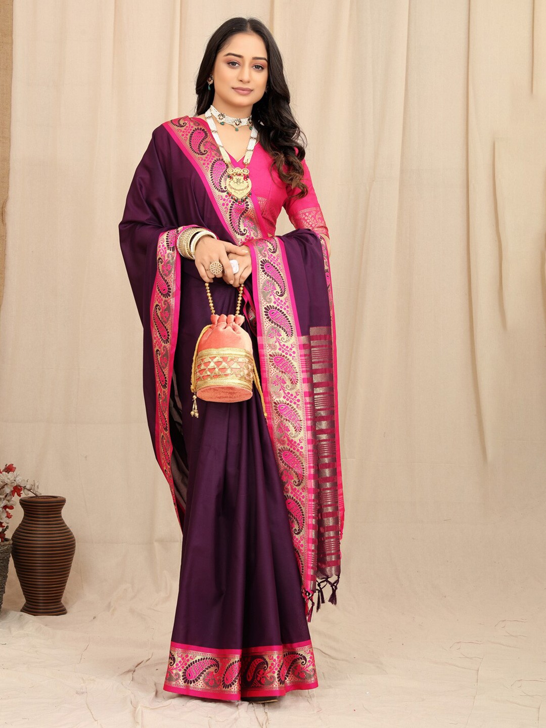 

VILLAGIUS Magenta & Pink Zari Silk Cotton Mysore Silk Saree