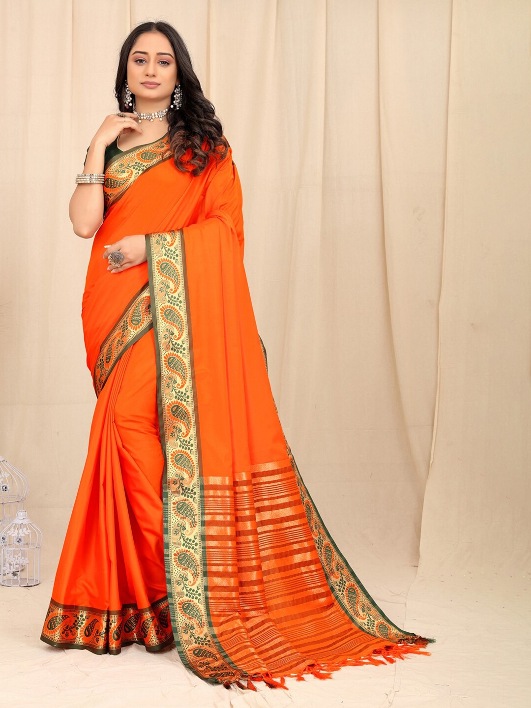 

VILLAGIUS Orange & Gold-Toned Zari Silk Cotton Mysore Silk Saree