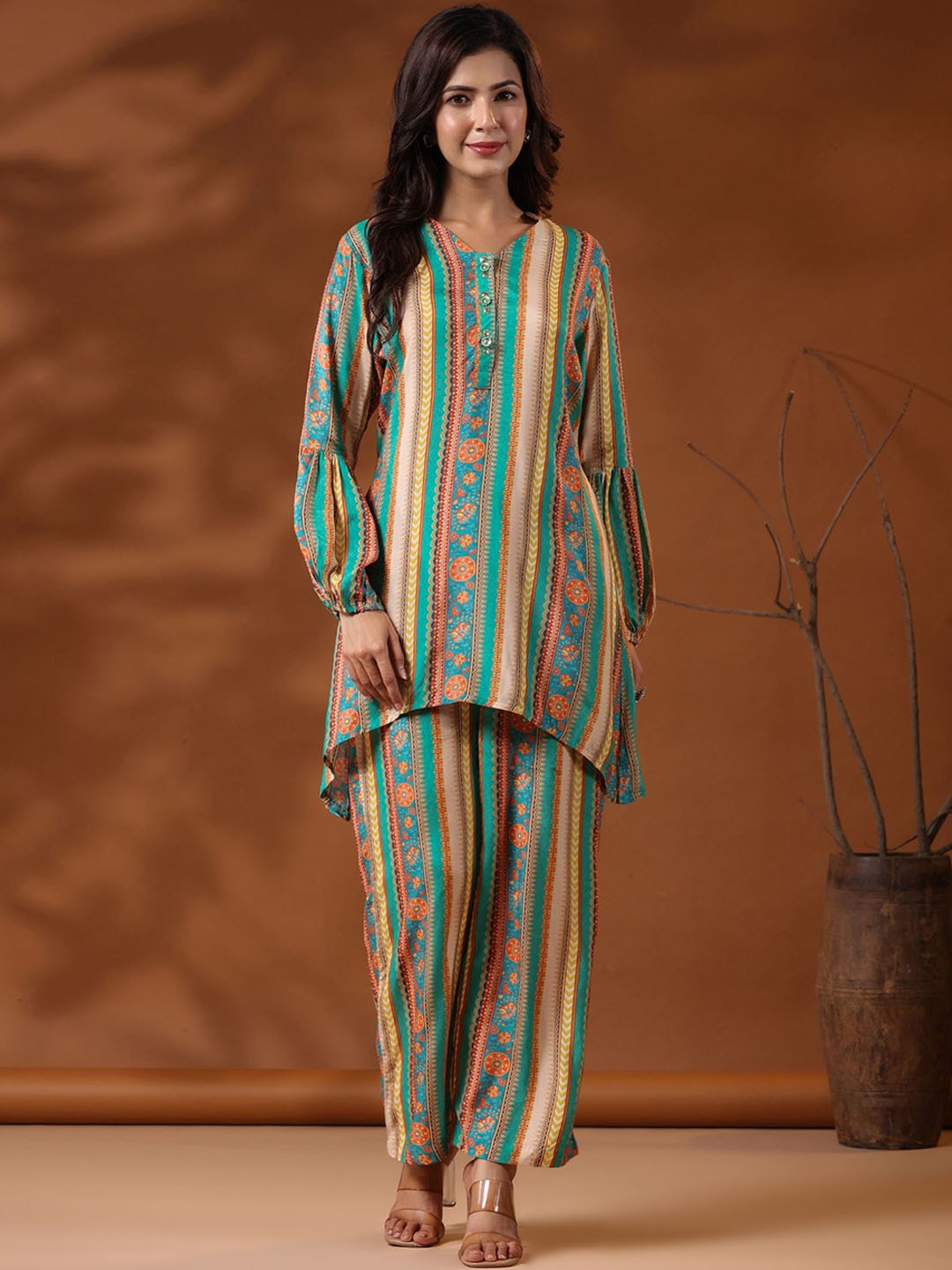 

ZARI Ethnic Motif Printed Kurti With Trousers, Green
