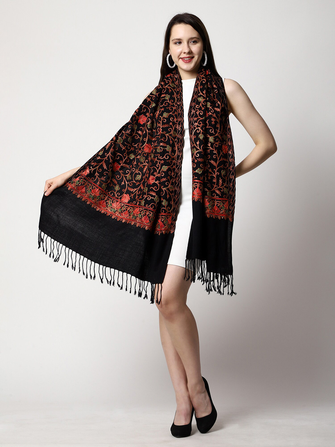 

SWI Stylish Embroidered Shawl, Black