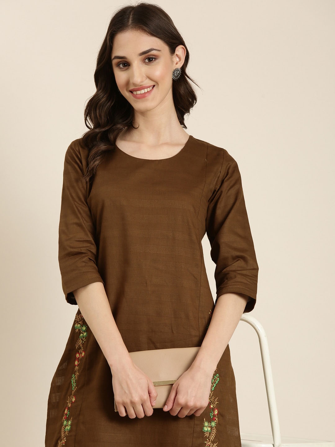 

SHOWOFF Round Neck Thread Work Straight Kurta, Coffee brown