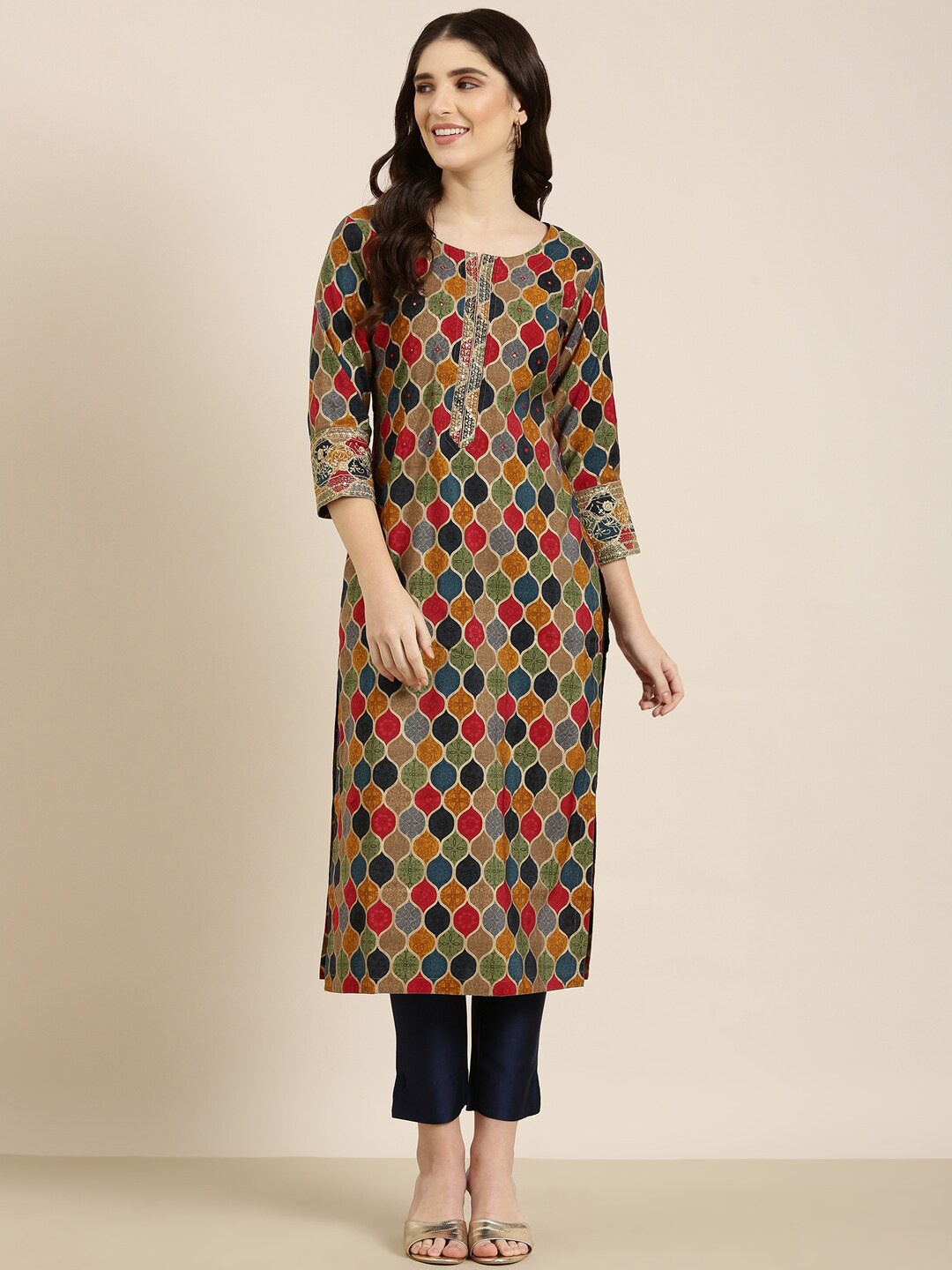 

SHOWOFF Ethnic Motifs Printed Mirror Work Straight Kurta, Green