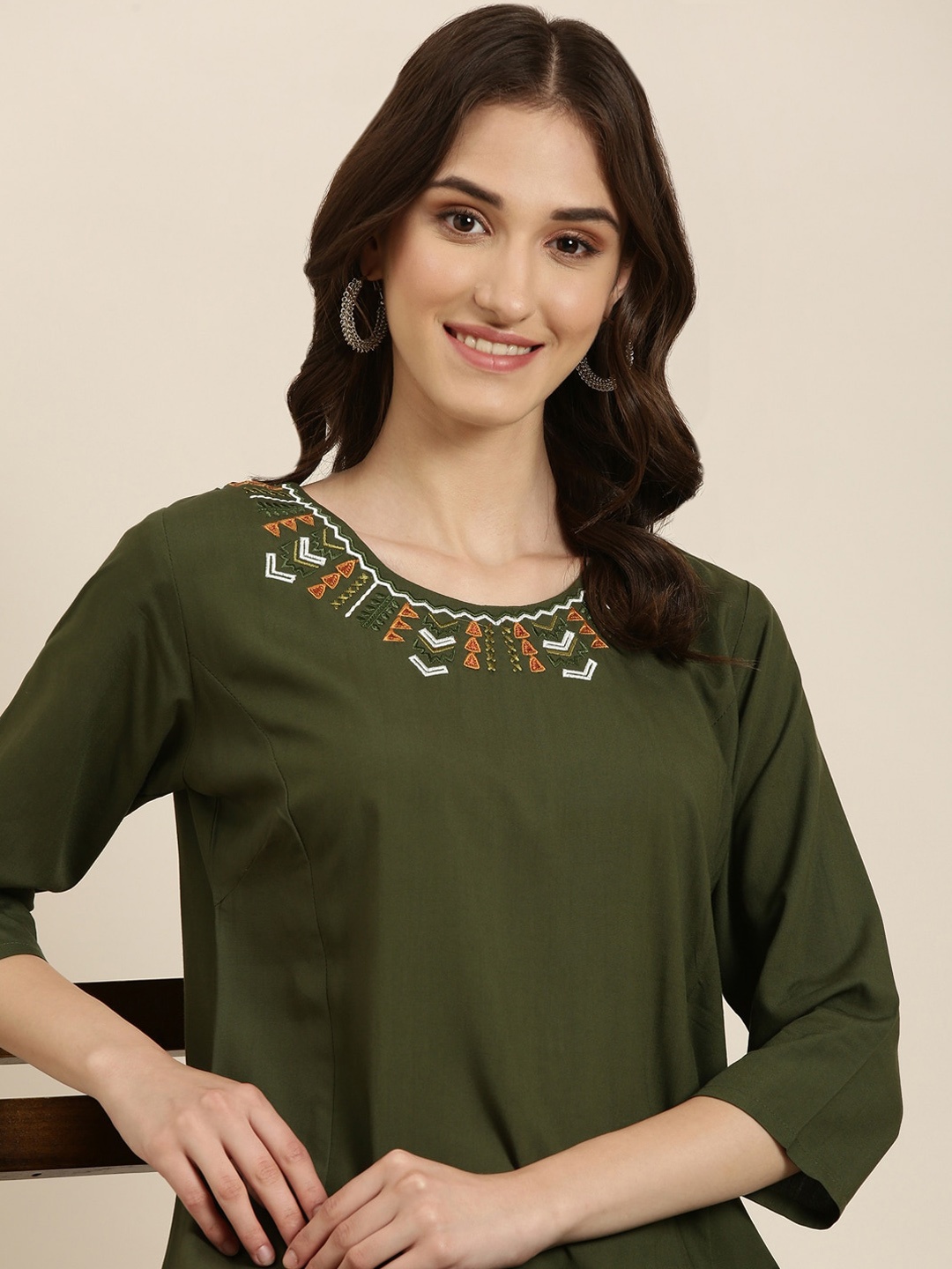 

SHOWOFF Round Neck Straight Kurta, Olive