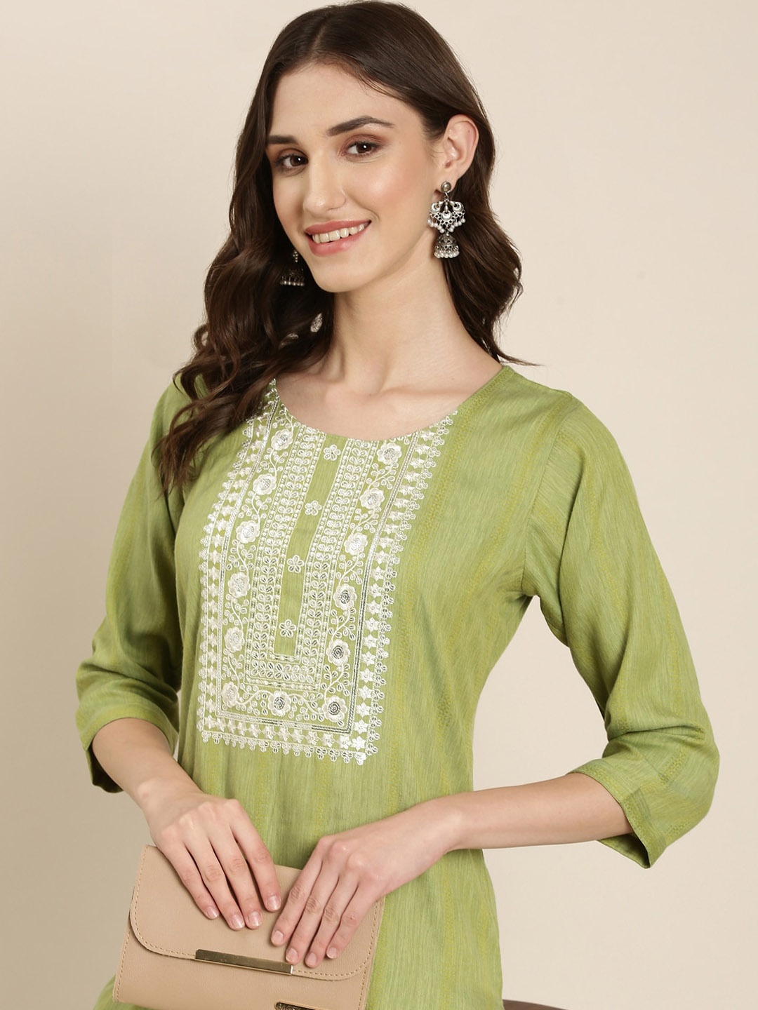 

SHOWOFF Ethnic Motifs Embroidered Thread Work Kurta, Green