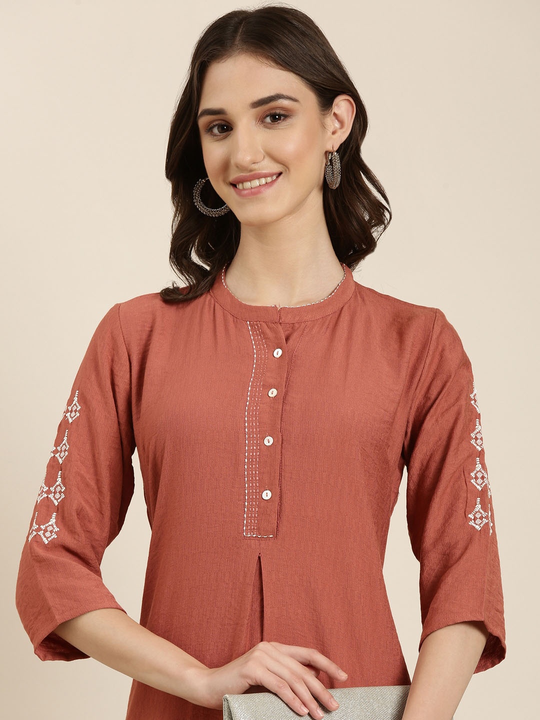 

SHOWOFF Mandarin Collar Straight Kurta, Rust