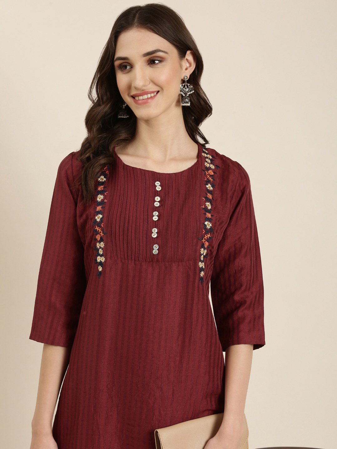 

SHOWOFF Thread Work Straight Kurta, Magenta