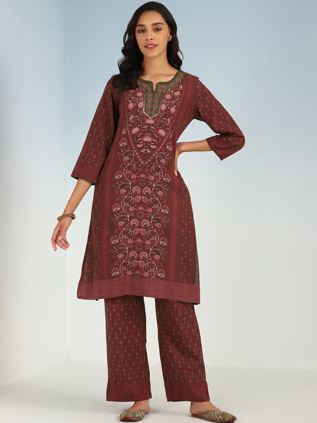 

Lakshita Floral Printed Sequined Straight Kurta with Trousers, Maroon