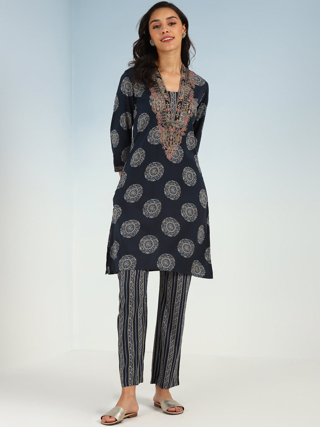 

Lakshita Ethnic Motifs Printed Sequined Kurta with Trousers, Blue