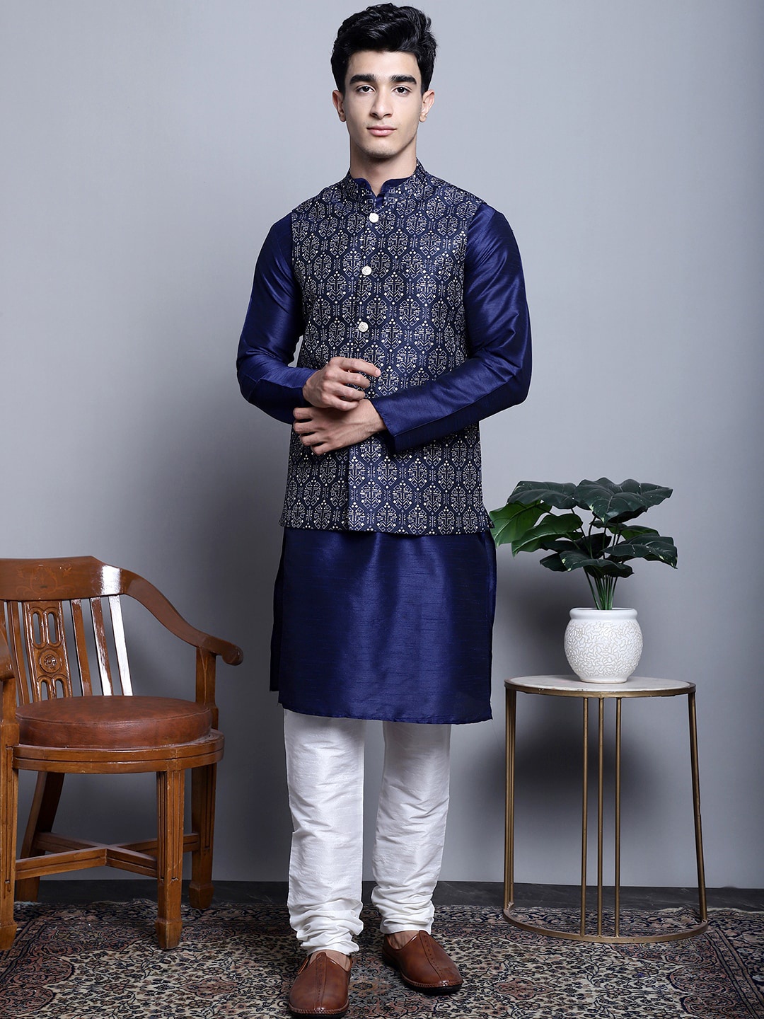 

Jompers Ethnic Motifs Printed Regular Kurta With Churidar And Nehru Jacket, Navy blue