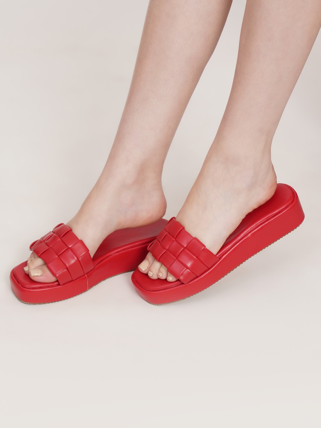 

HASTEN Checkered Patterned Flatform Heels, Red