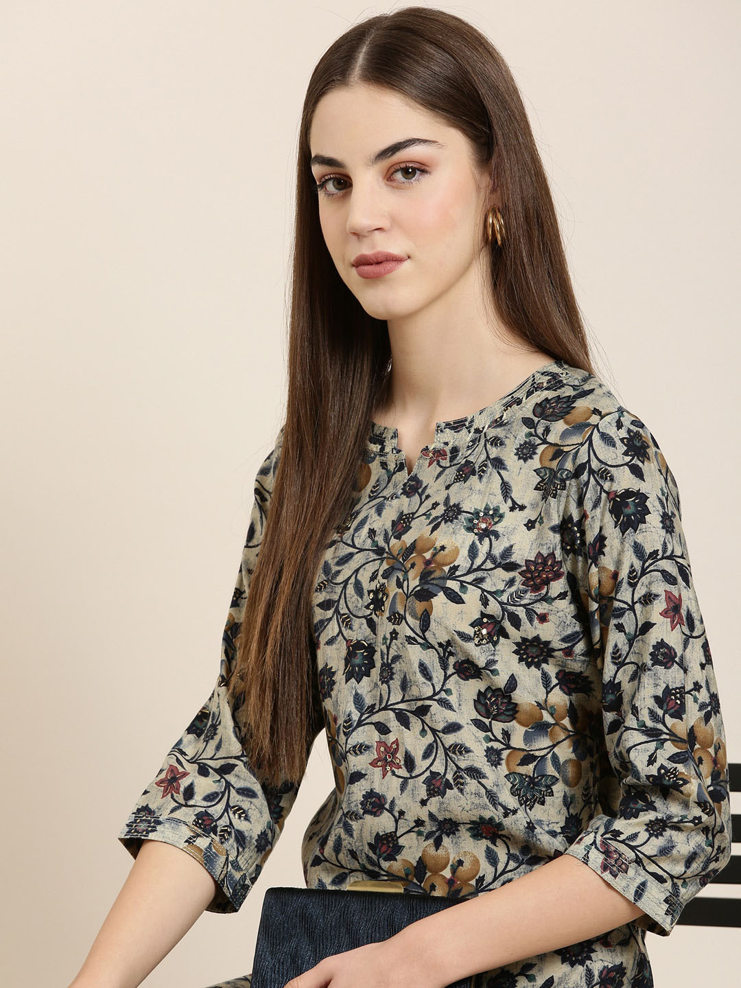 

SHOWOFF Floral Printed Straight Kurta, Beige