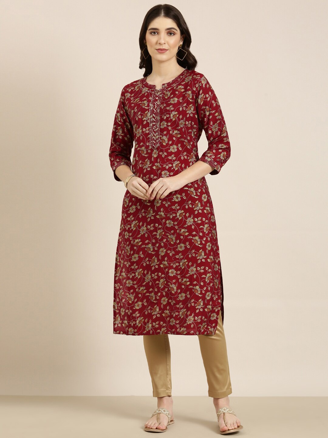 

SHOWOFF Floral Printed Thread Work Straight Kurta, Maroon