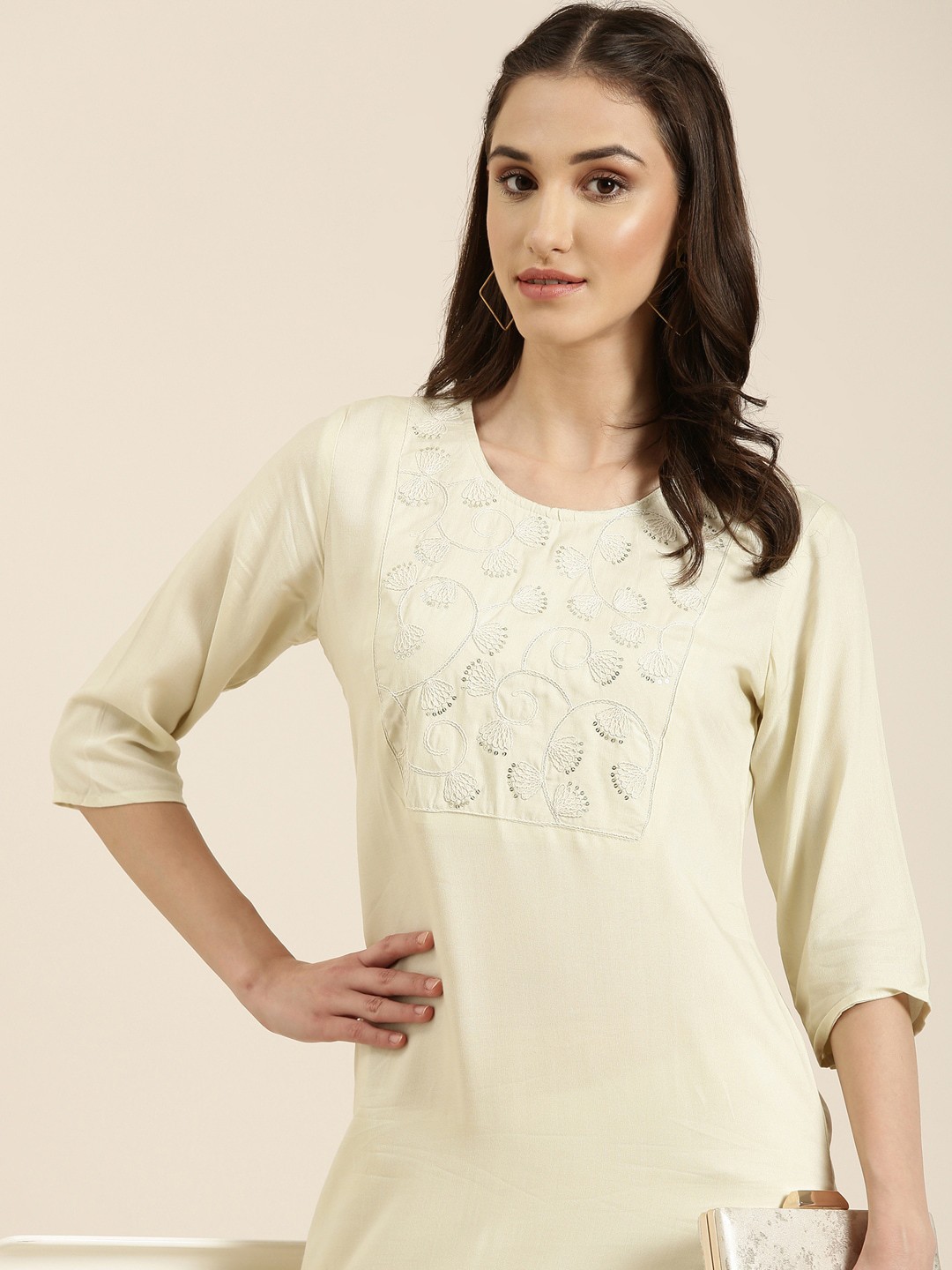 

SHOWOFF Floral Embroidered Kurta, Cream