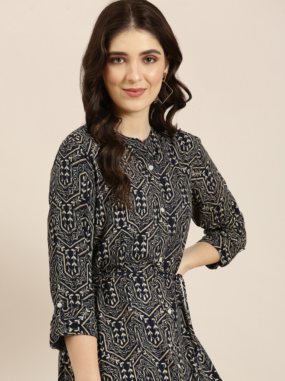 

SHOWOFF Floral Printed Cotton Mandarin Collar Roll-Up Sleeves Kurta, Navy blue