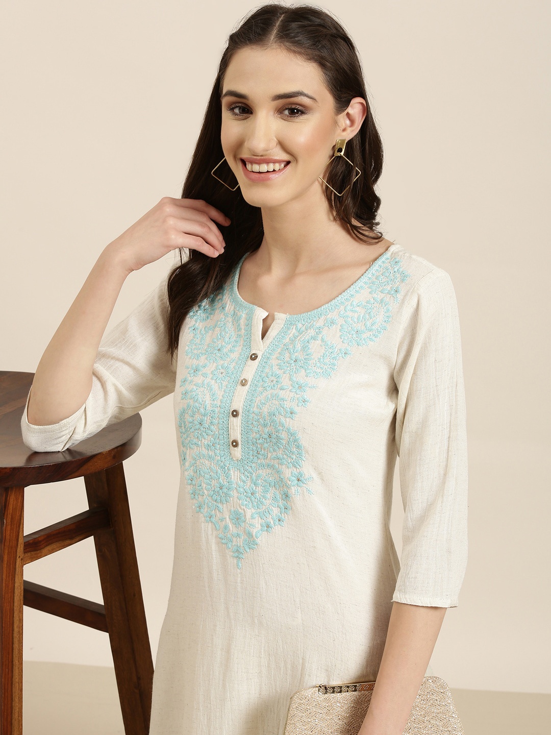 

SHOWOFF Floral Embroidered Thread Work Kurta, Off white