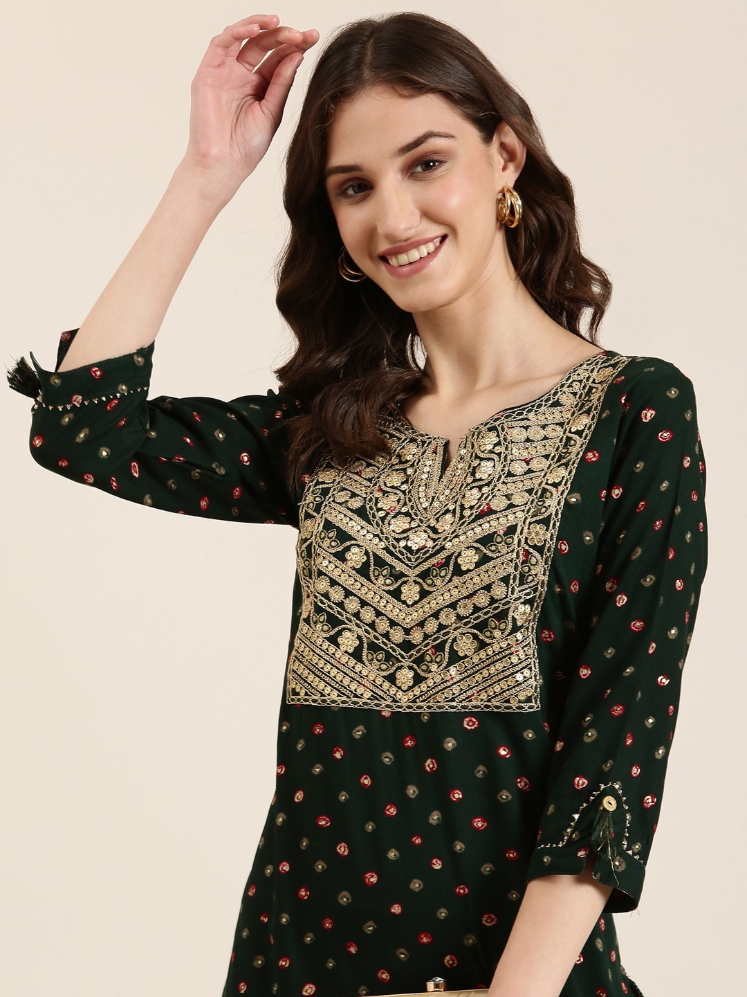 

SHOWOFF Floral Embroidered Sequins Kurta, Green