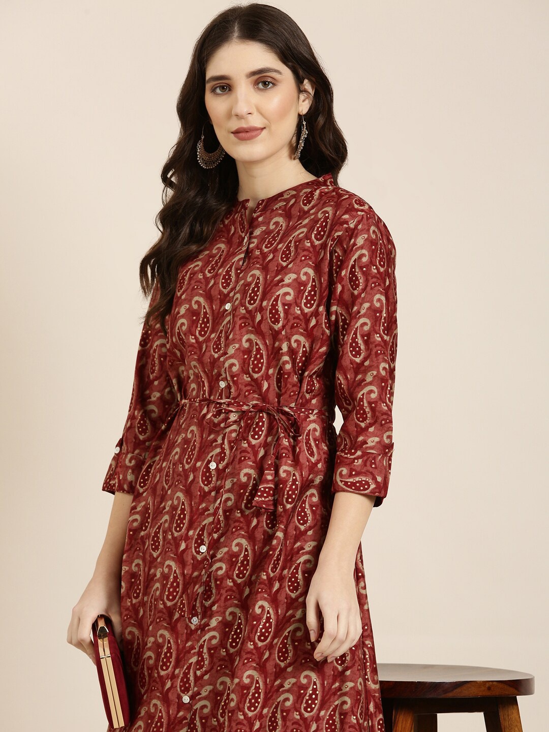

SHOWOFF Ethnic Motifs Printed Band Collar Kurta, Maroon