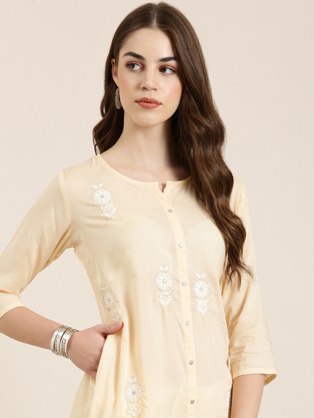 

SHOWOFF Floral Embroidered Straight Kurta, Peach