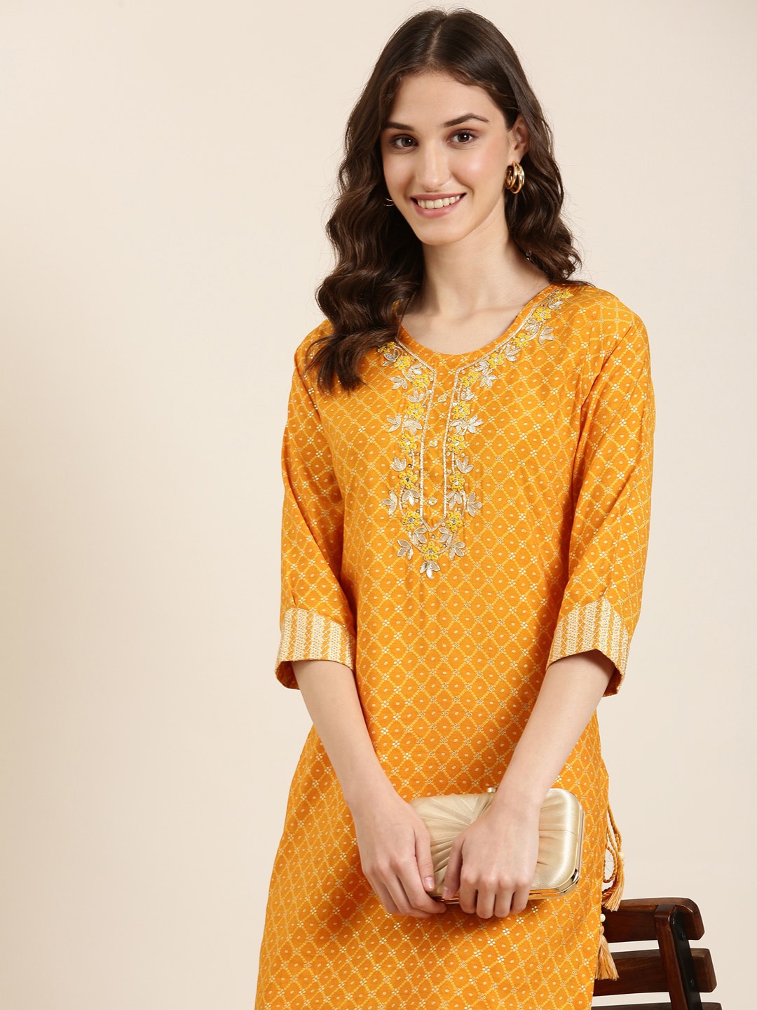 

SHOWOFF Bandhani Printed Thread Work Straight Kurta, Mustard